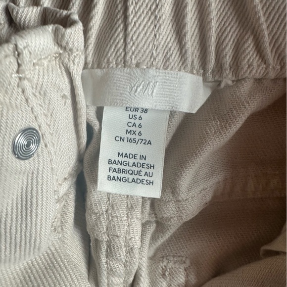 H&M Cropped Pants - Picture 2 of 2